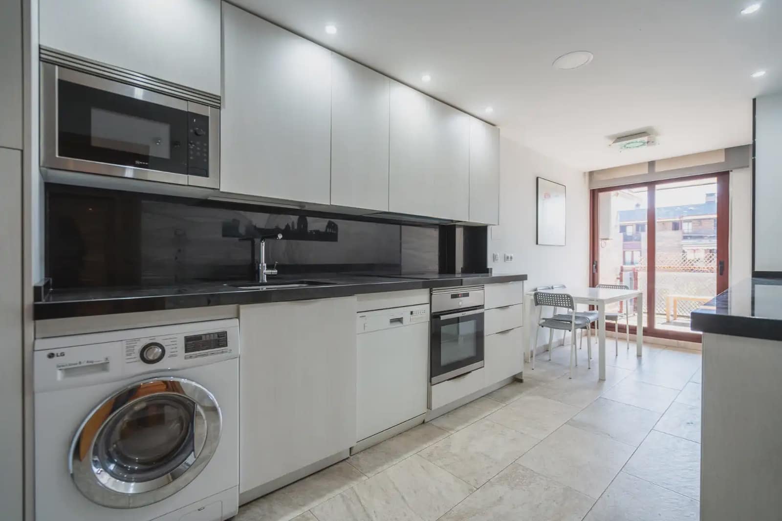 3 Zimmer Wohnung zu verkaufen in Las Rozas de Madrid mit Pool - 660.000 € (Ref: 9815209)