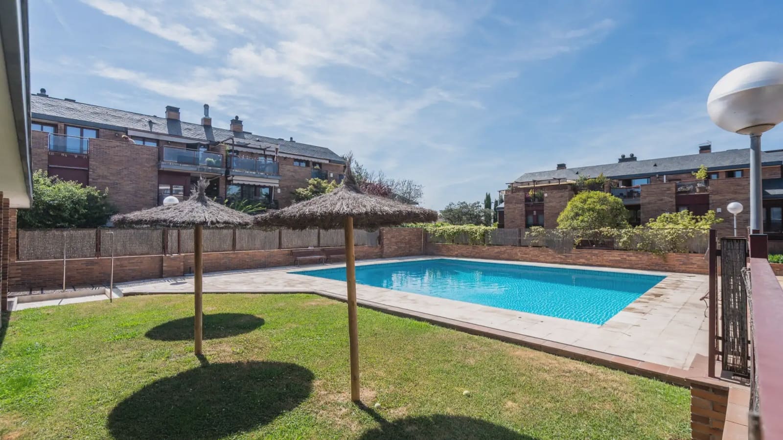3 Zimmer Wohnung zu verkaufen in Las Rozas de Madrid mit Pool - 660.000 € (Ref: 9815209)