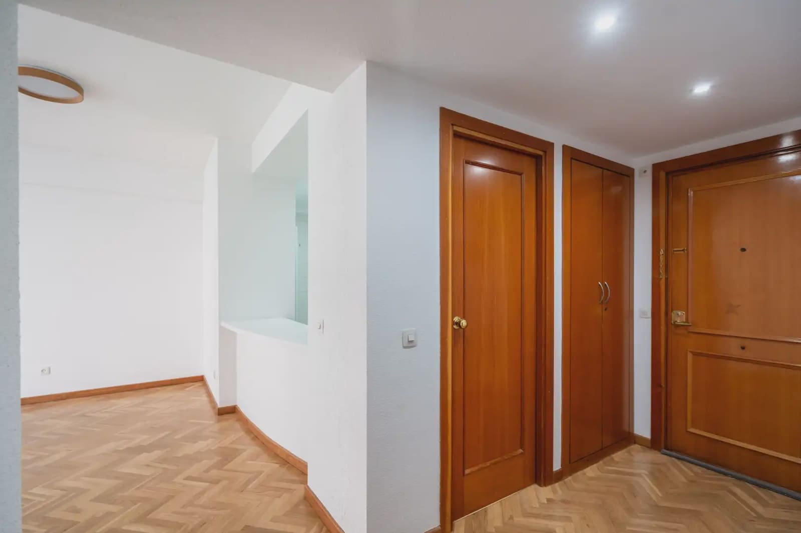 2 bedroom Flat for rent in Madrid city - € 2,100 (Ref: 9821681)