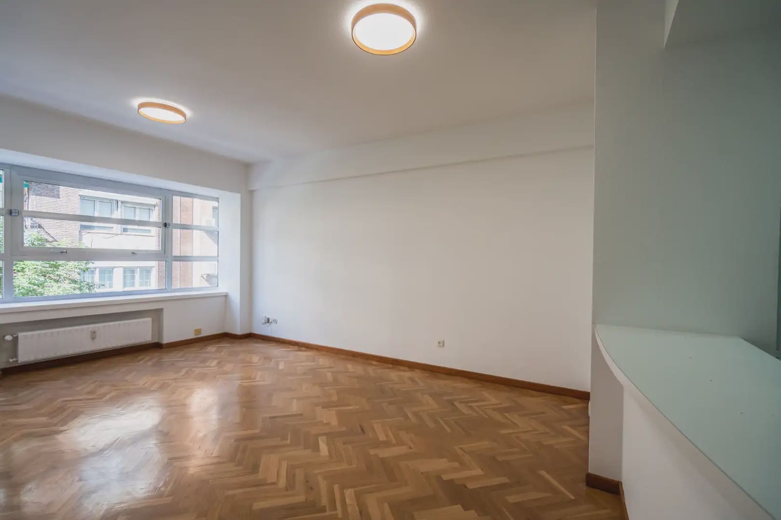 2 bedroom Flat for rent in Madrid city - € 2,100 (Ref: 9821681)