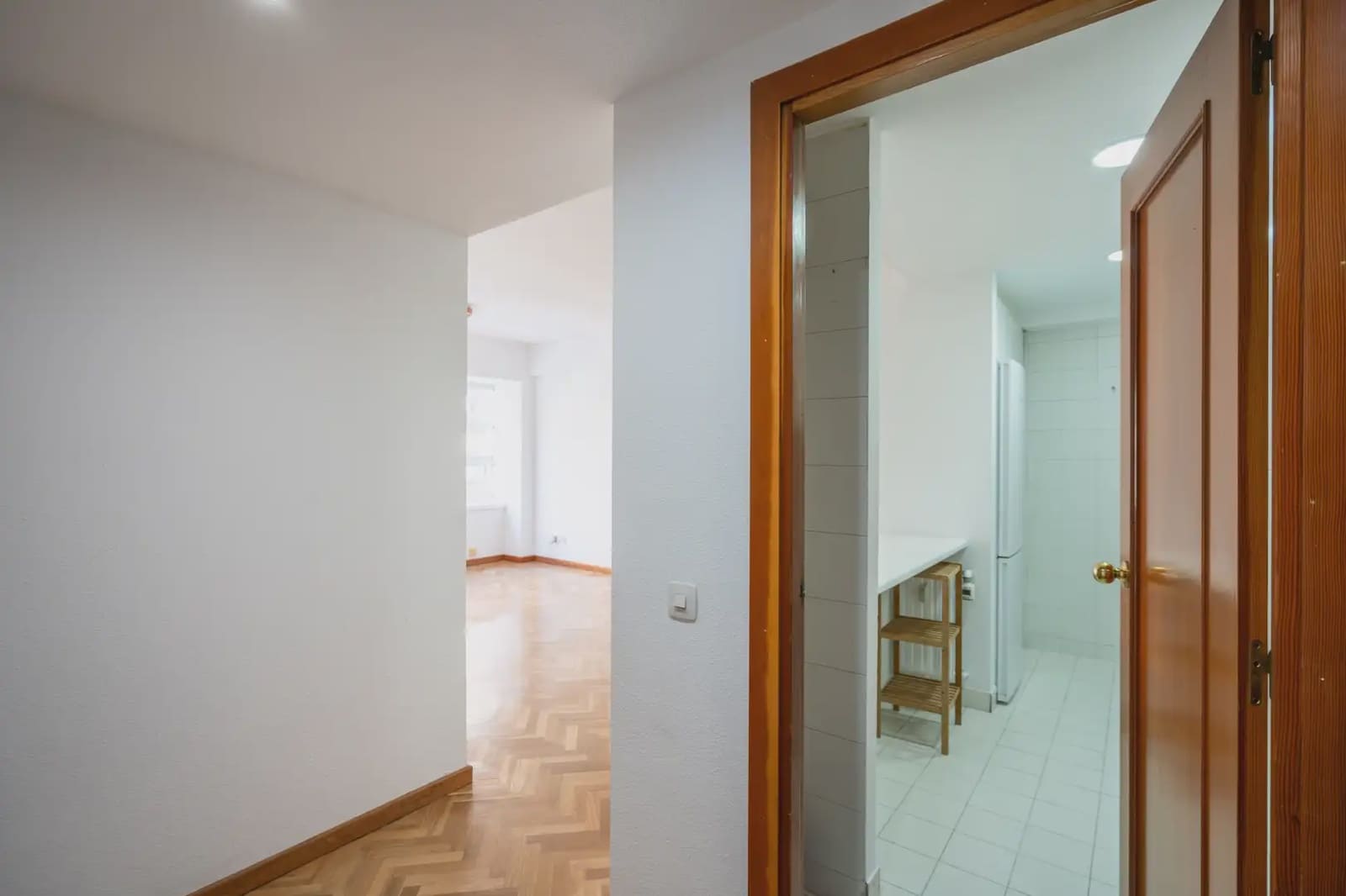 2 bedroom Flat for rent in Madrid city - € 2,100 (Ref: 9821681)