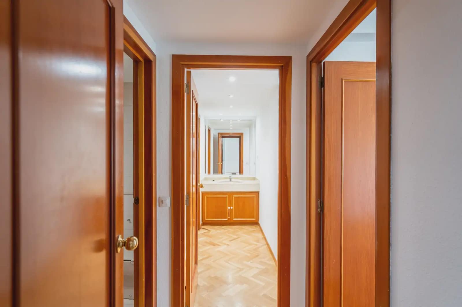 2 bedroom Flat for rent in Madrid city - € 2,100 (Ref: 9821681)