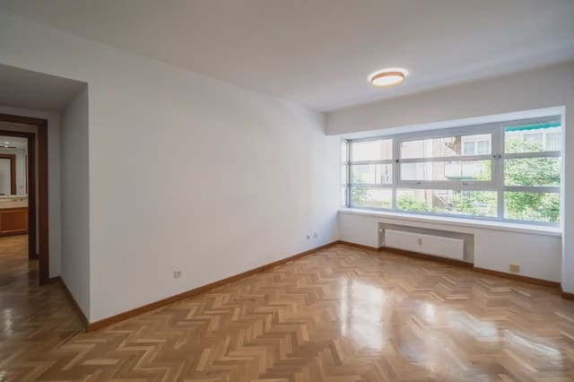 2 soveværelse Lejlighed til leje i Rios Rosas, Madrid by - € 2.100 (Ref: 9821681)