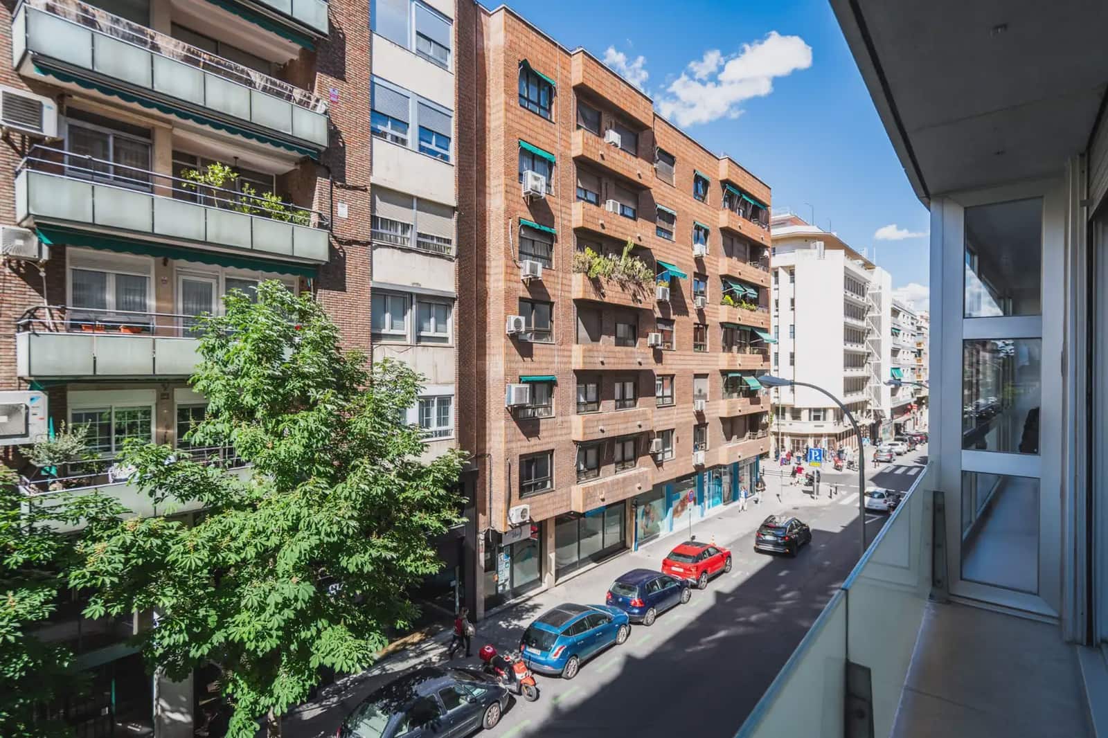 2 bedroom Flat for rent in Madrid city - € 2,100 (Ref: 9821681)