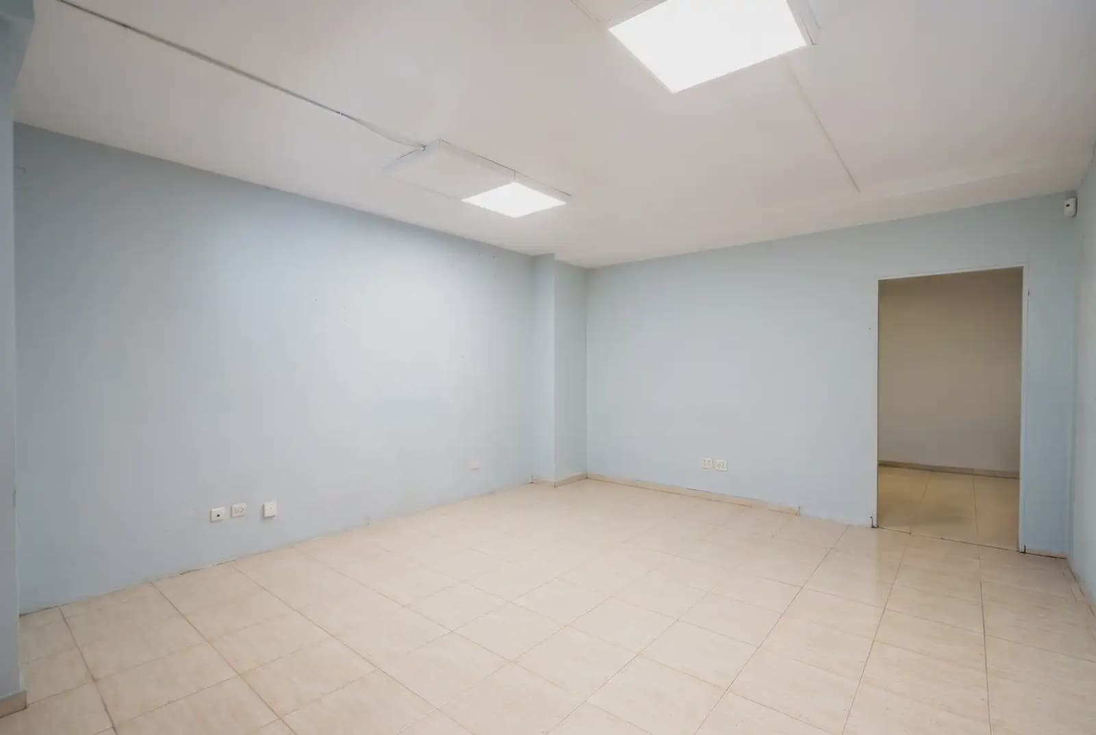 Commercial for sale in Torrelodones - € 360,000 (Ref: 9827522)