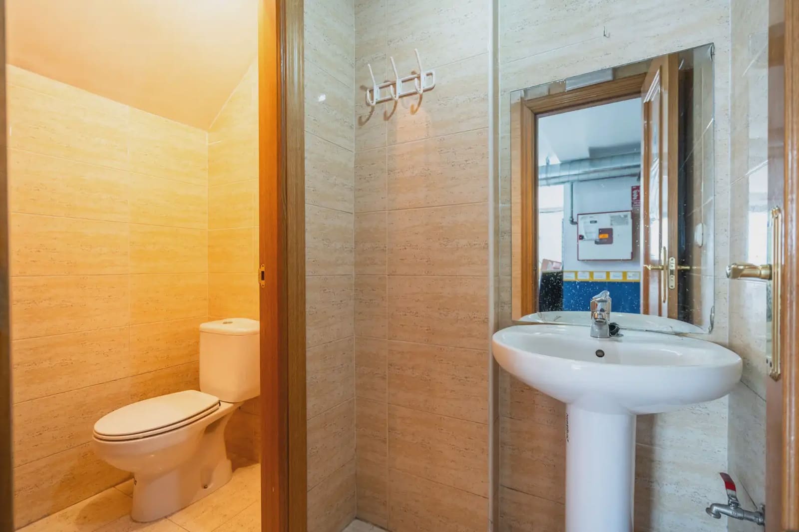 Commercial for sale in Torrelodones - € 360,000 (Ref: 9827522)
