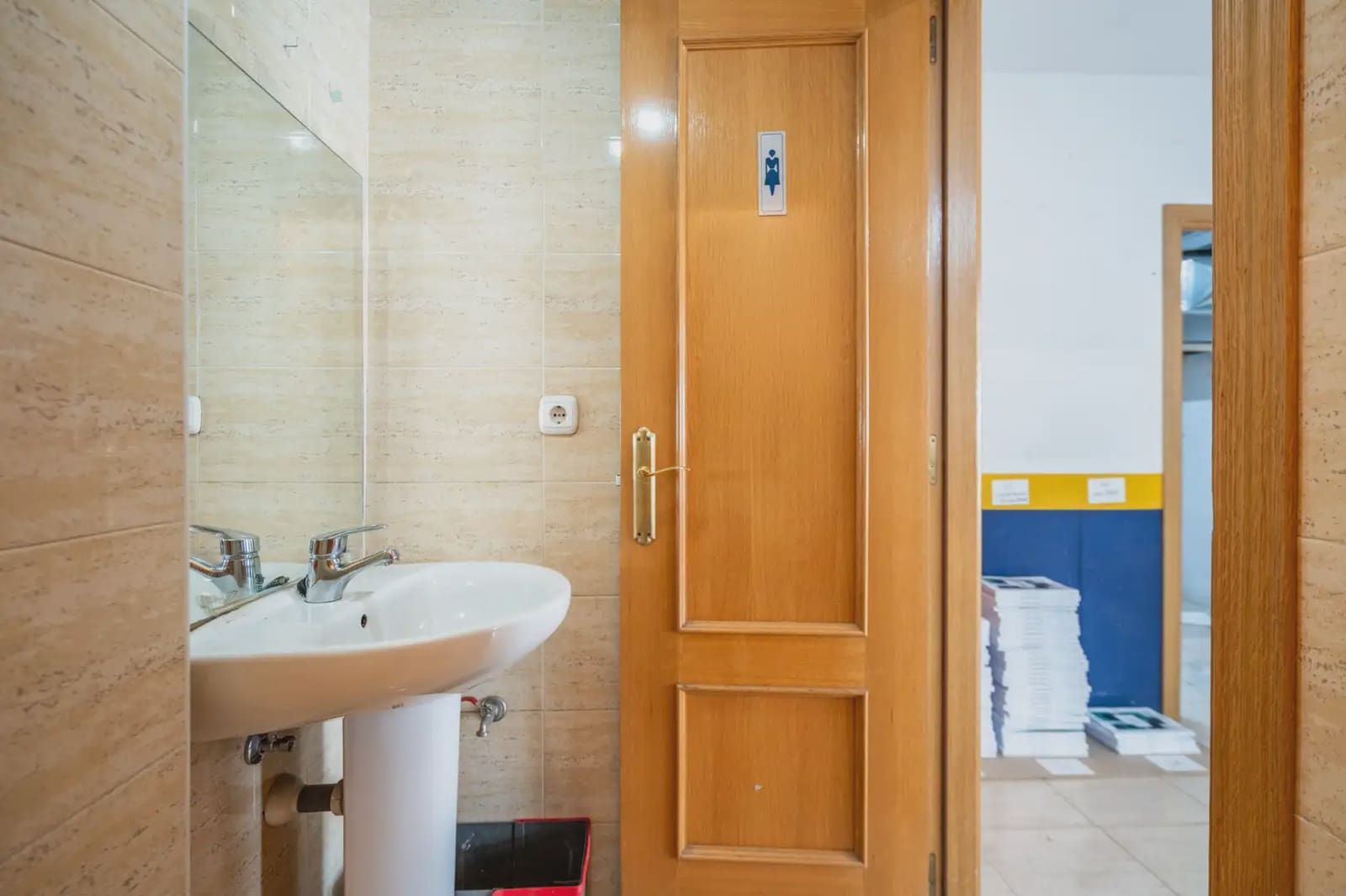 Commercial for sale in Torrelodones - € 360,000 (Ref: 9827522)