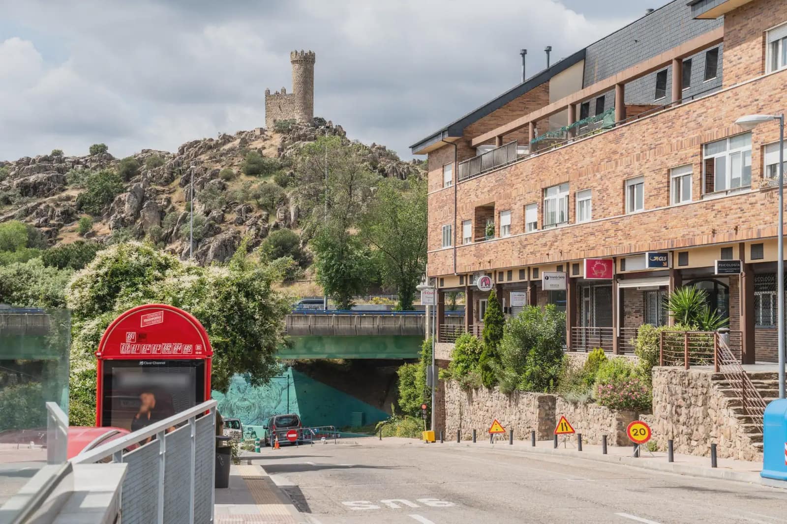 Commercial for sale in Torrelodones - € 360,000 (Ref: 9827522)