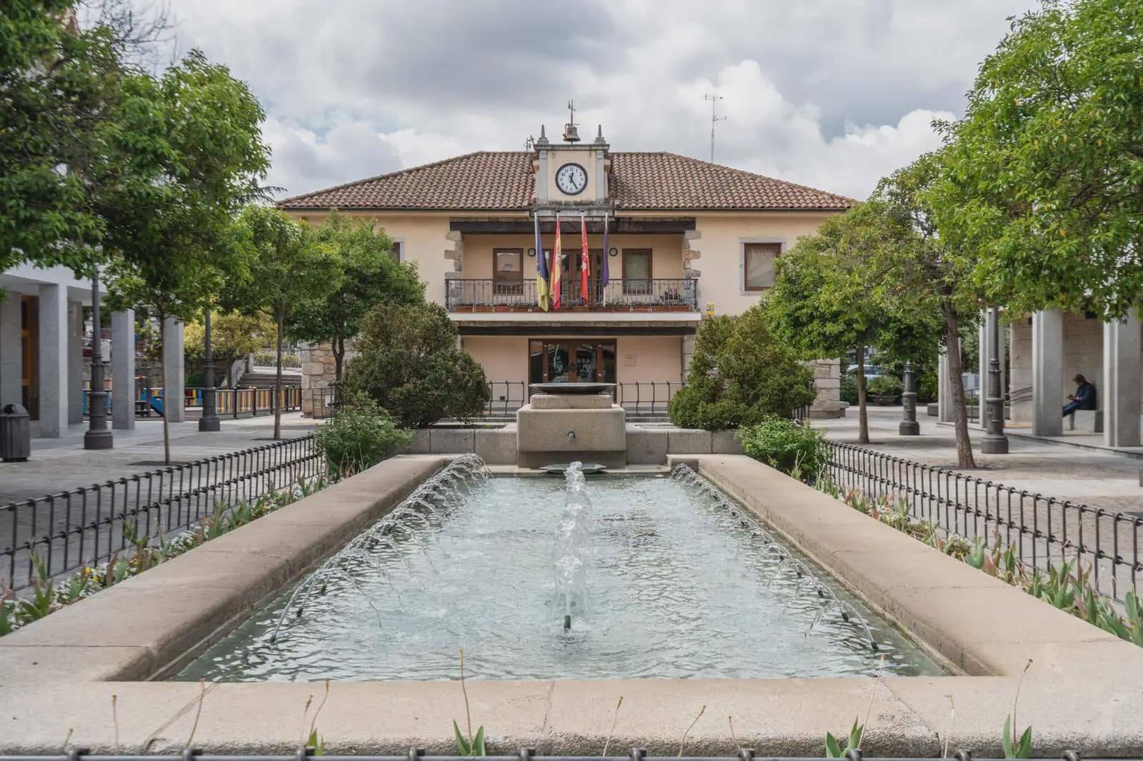 Commercial for sale in Torrelodones - € 360,000 (Ref: 9827522)