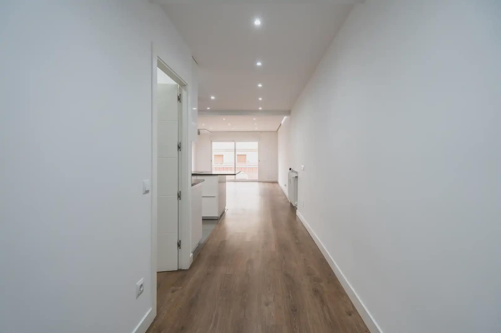 Appartement de 3 chambres à louer à Madrid ville avec garage - 3 500 € (Ref: 9828026)