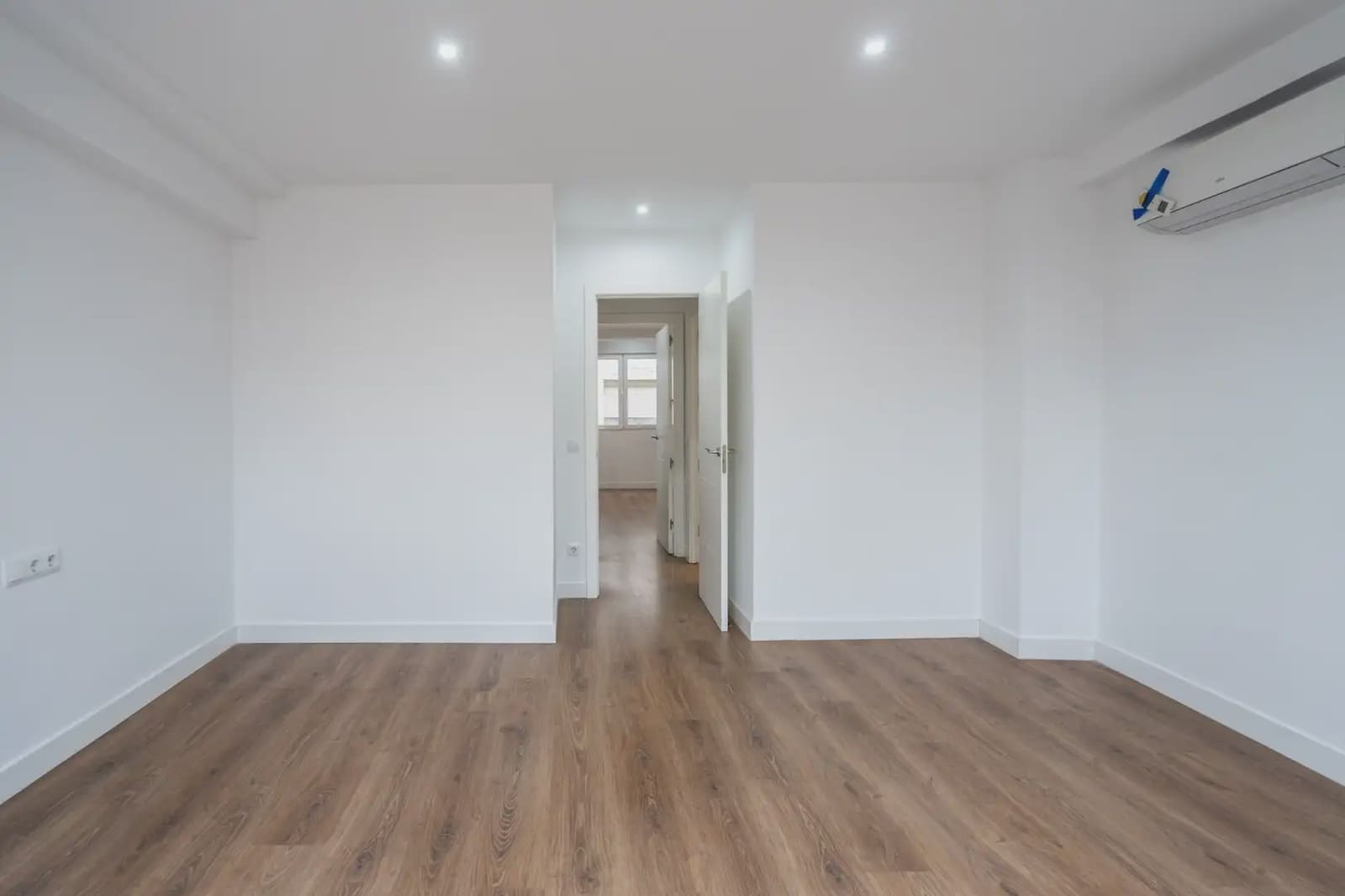 Appartement de 3 chambres à louer à Madrid ville avec garage - 3 500 € (Ref: 9828026)
