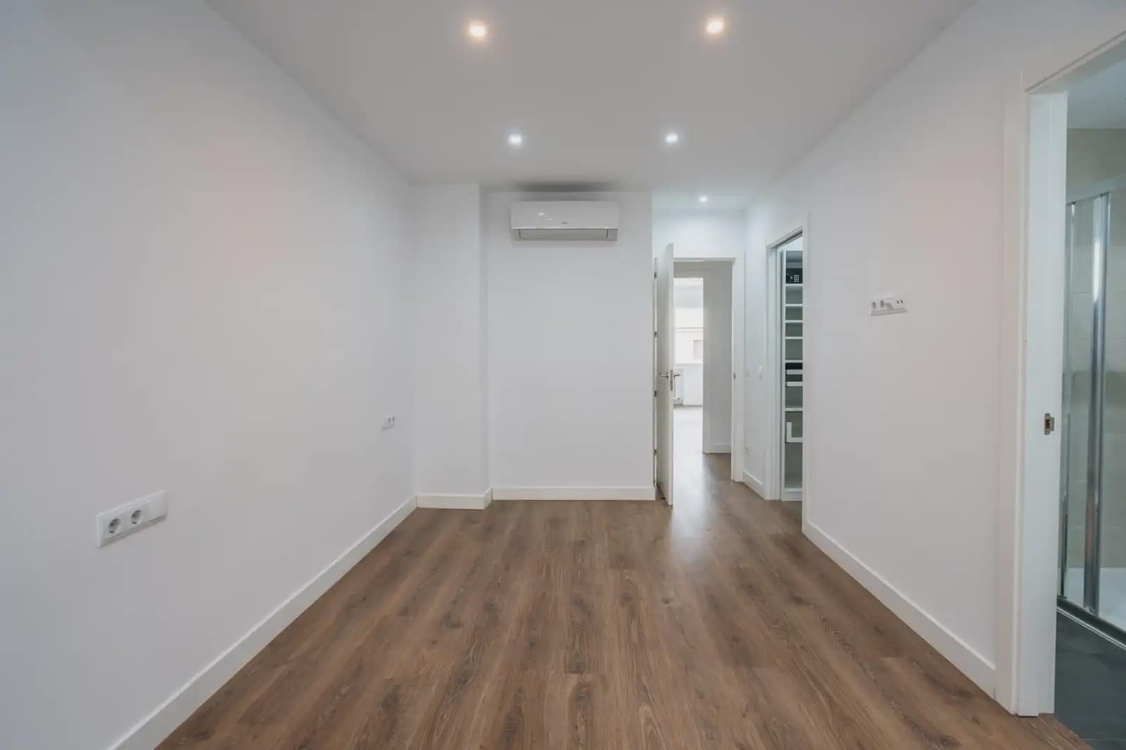 Appartement de 3 chambres à louer à Madrid ville avec garage - 3 500 € (Ref: 9828026)