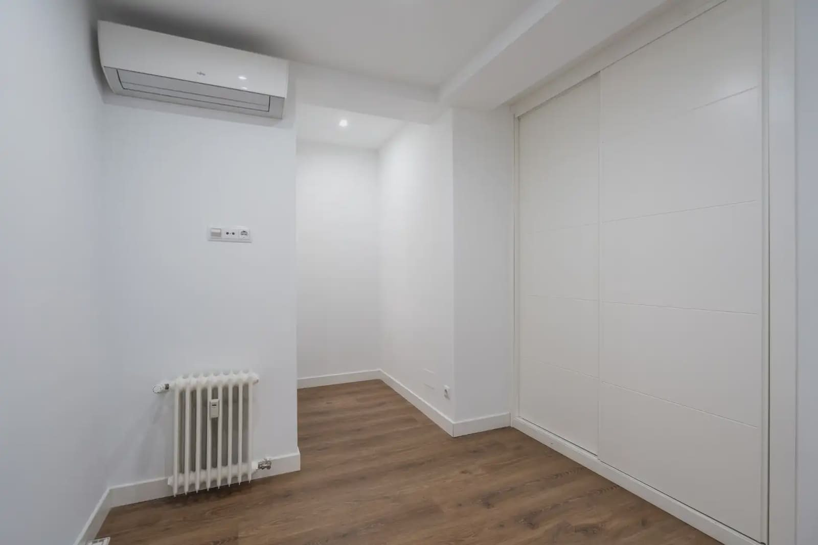 Appartement de 3 chambres à louer à Madrid ville avec garage - 3 500 € (Ref: 9828026)