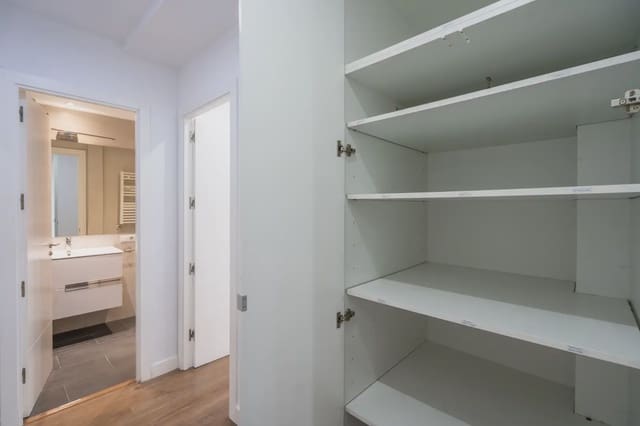 Appartement de 3 chambres à louer à Gaztambide, Madrid ville avec garage - 3 500 € (Ref: 9828026)