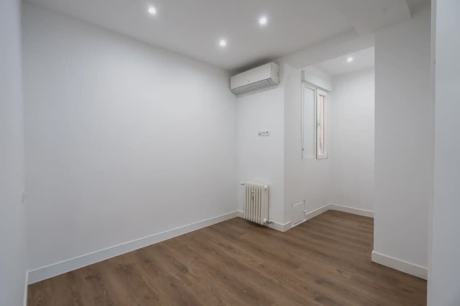 Appartement de 3 chambres à louer à Madrid ville avec garage - 3 500 € (Ref: 9828026)
