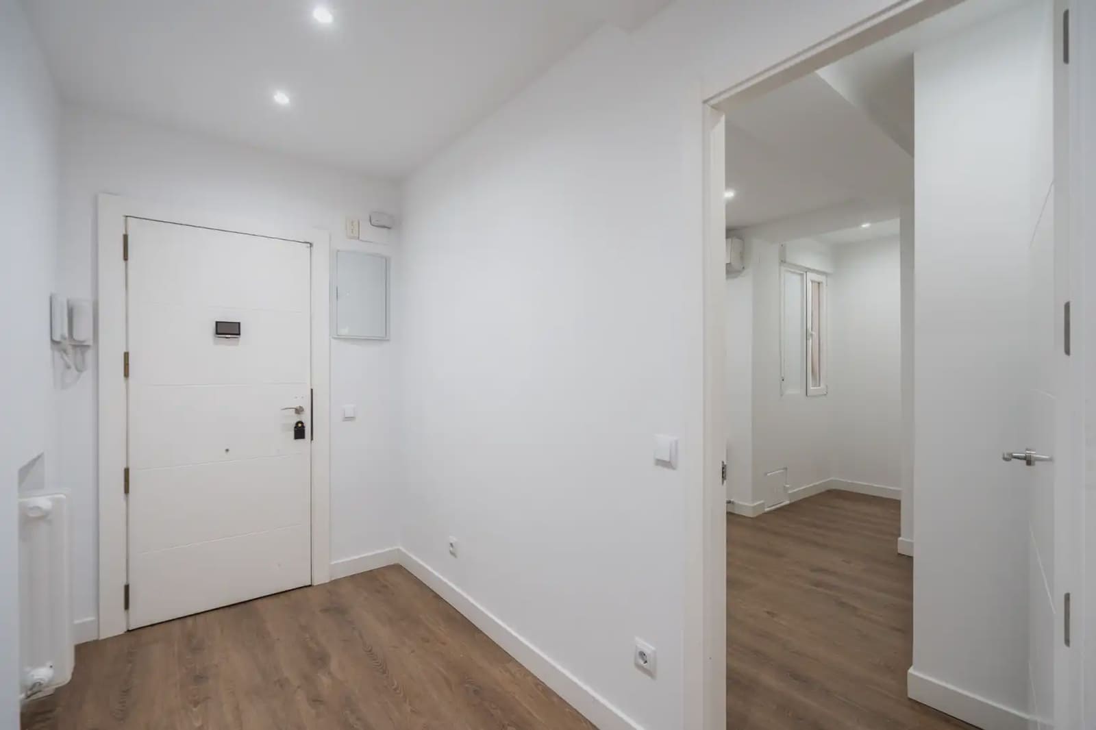 Appartement de 3 chambres à louer à Madrid ville avec garage - 3 500 € (Ref: 9828026)