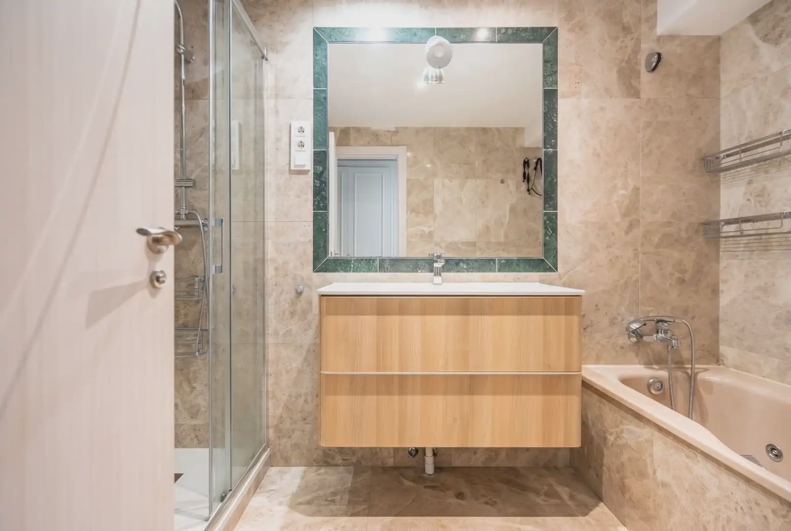 Piso de 3 habitaciones en Las Rozas de Madrid en venta con piscina garaje - 695.000 € (Ref: 9838567)