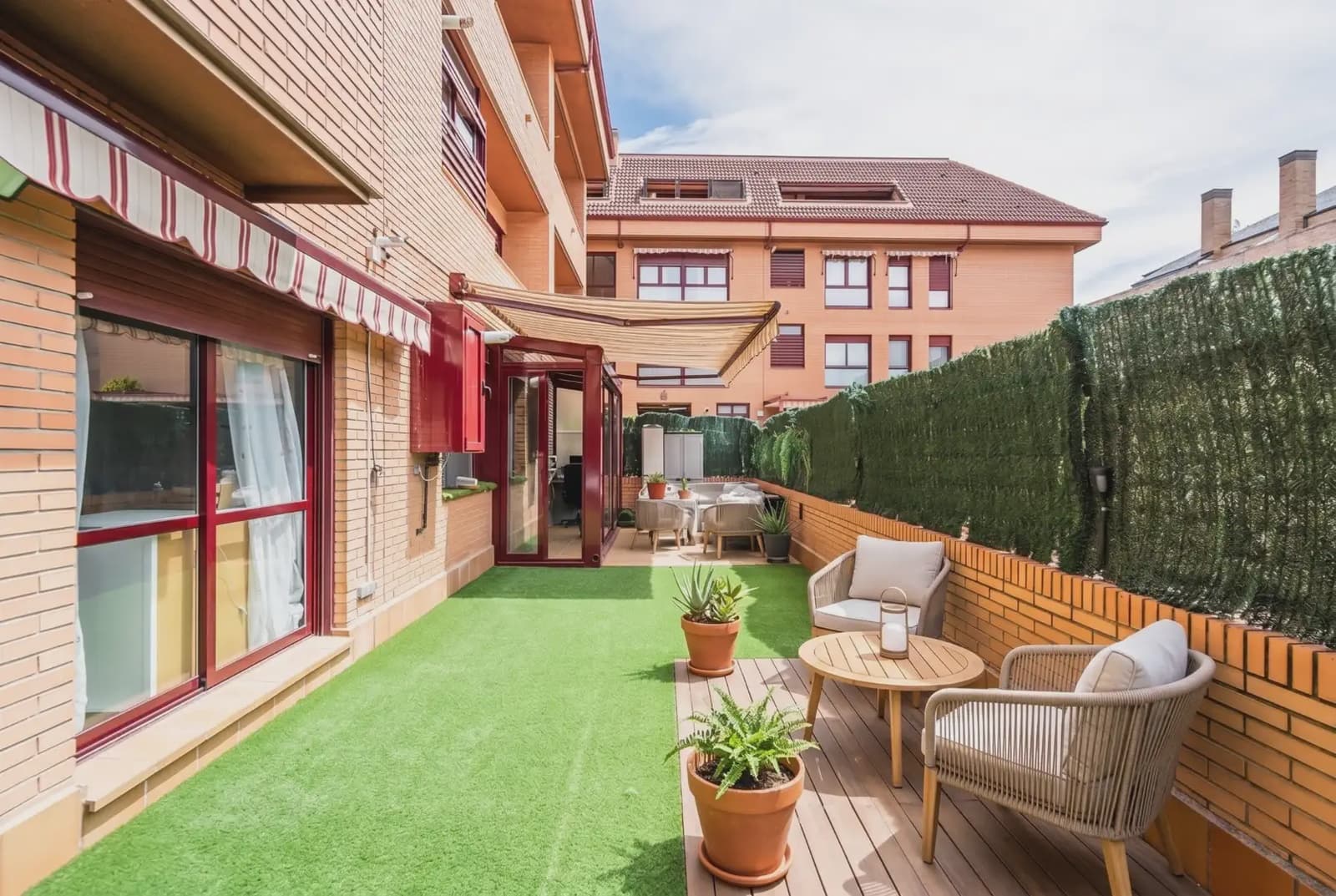 Piso de 3 habitaciones en Las Rozas de Madrid en venta con piscina garaje - 695.000 € (Ref: 9838567)