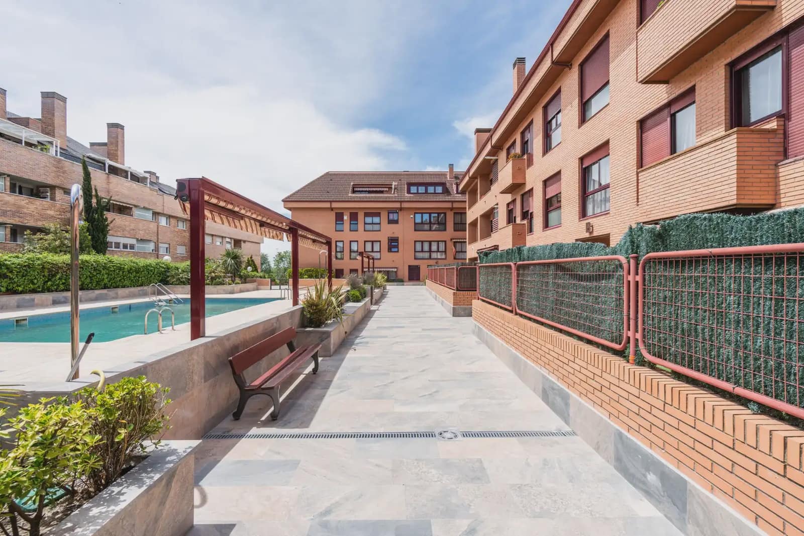 Piso de 3 habitaciones en Las Rozas de Madrid en venta con piscina garaje - 695.000 € (Ref: 9838567)