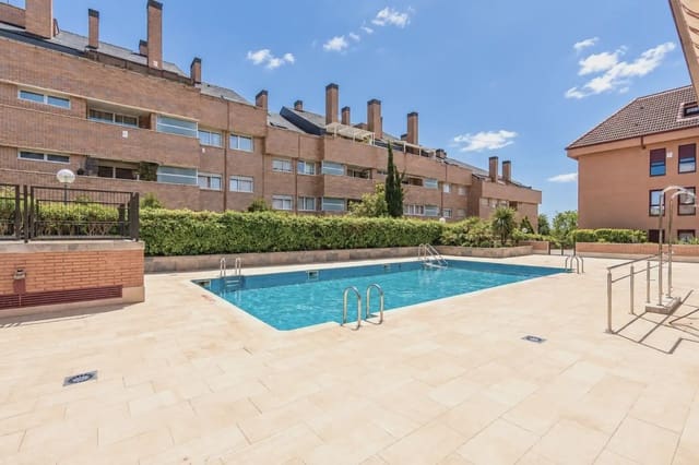 3 Zimmer Wohnung zu verkaufen in Las Rozas de Madrid mit Pool Garage - 650.000 € (Ref: 9838567)