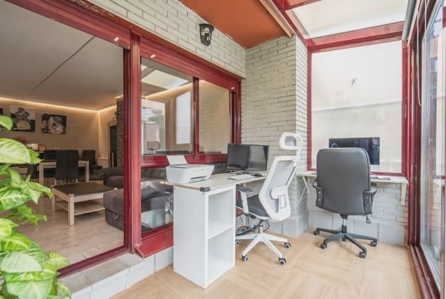 3 Zimmer Wohnung zu verkaufen in Las Rozas de Madrid mit Pool Garage - 650.000 € (Ref: 9838567)