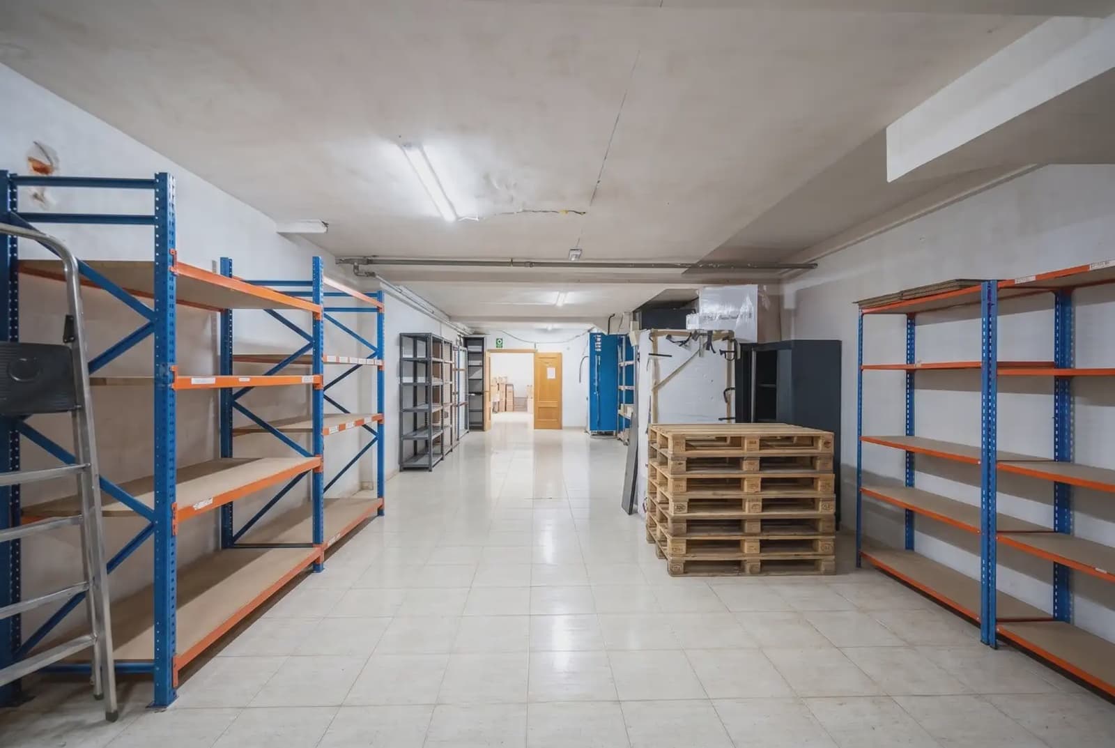 Local Commercial à louer à Torrelodones - 2 000 € (Ref: 9858876)