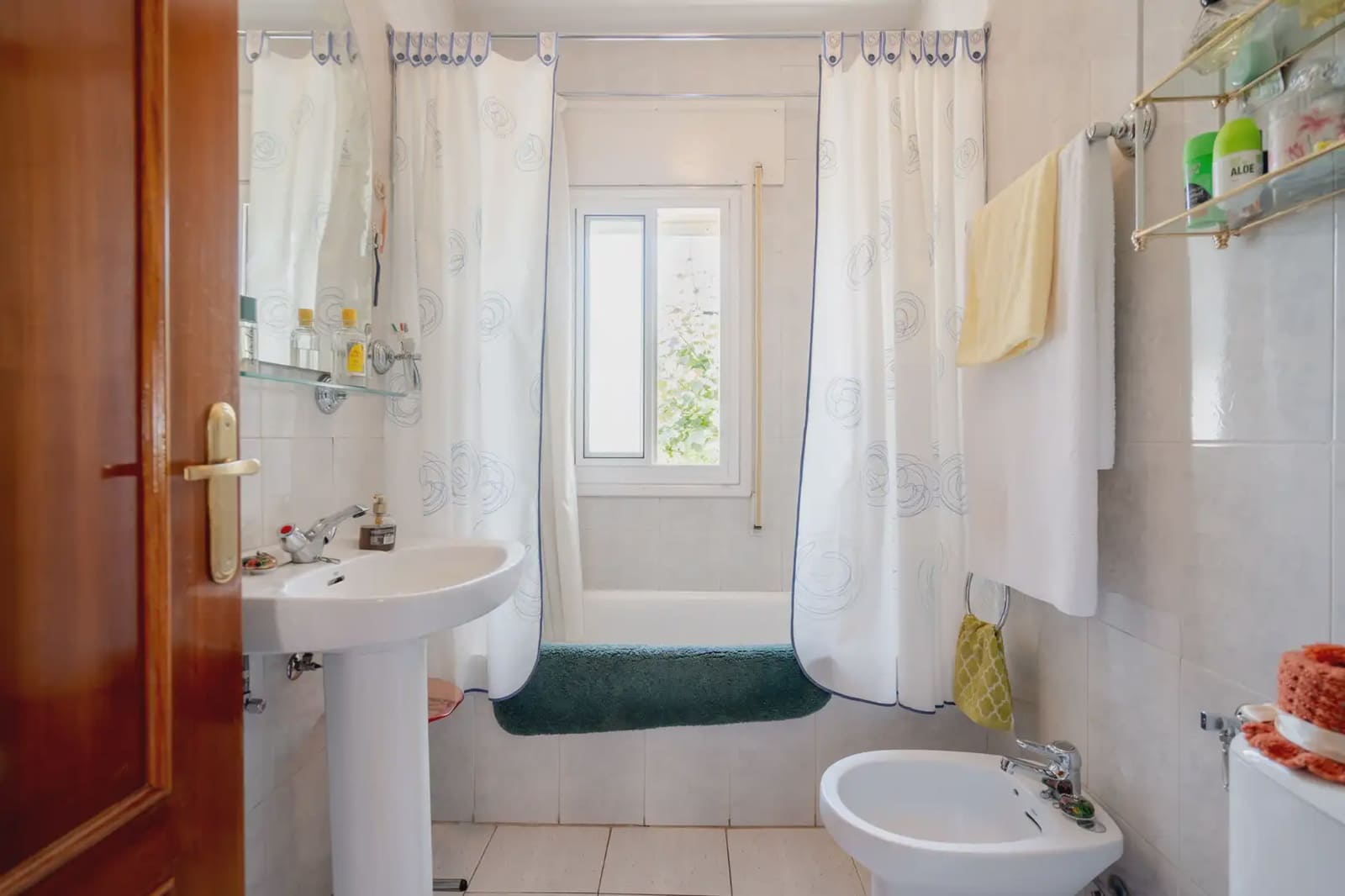 5 bedroom Semi-detached Villa for sale in El Tiemblo with pool - € 249,990 (Ref: 9872283)