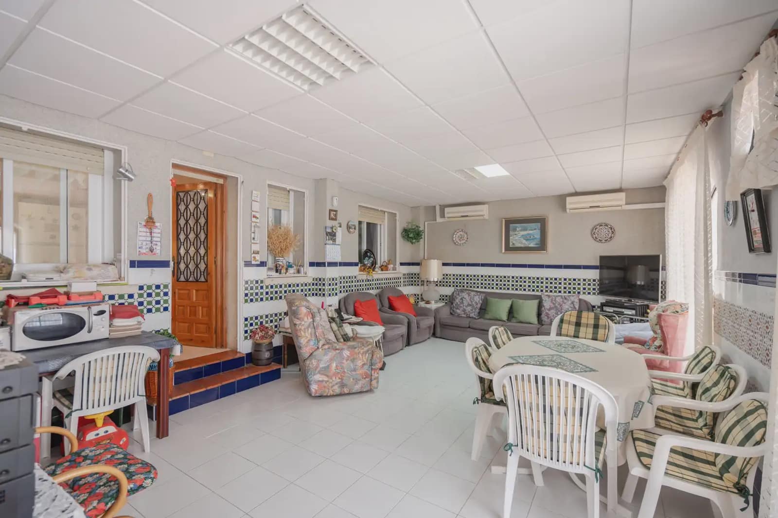 5 bedroom Semi-detached Villa for sale in El Tiemblo with pool - € 249,990 (Ref: 9872283)