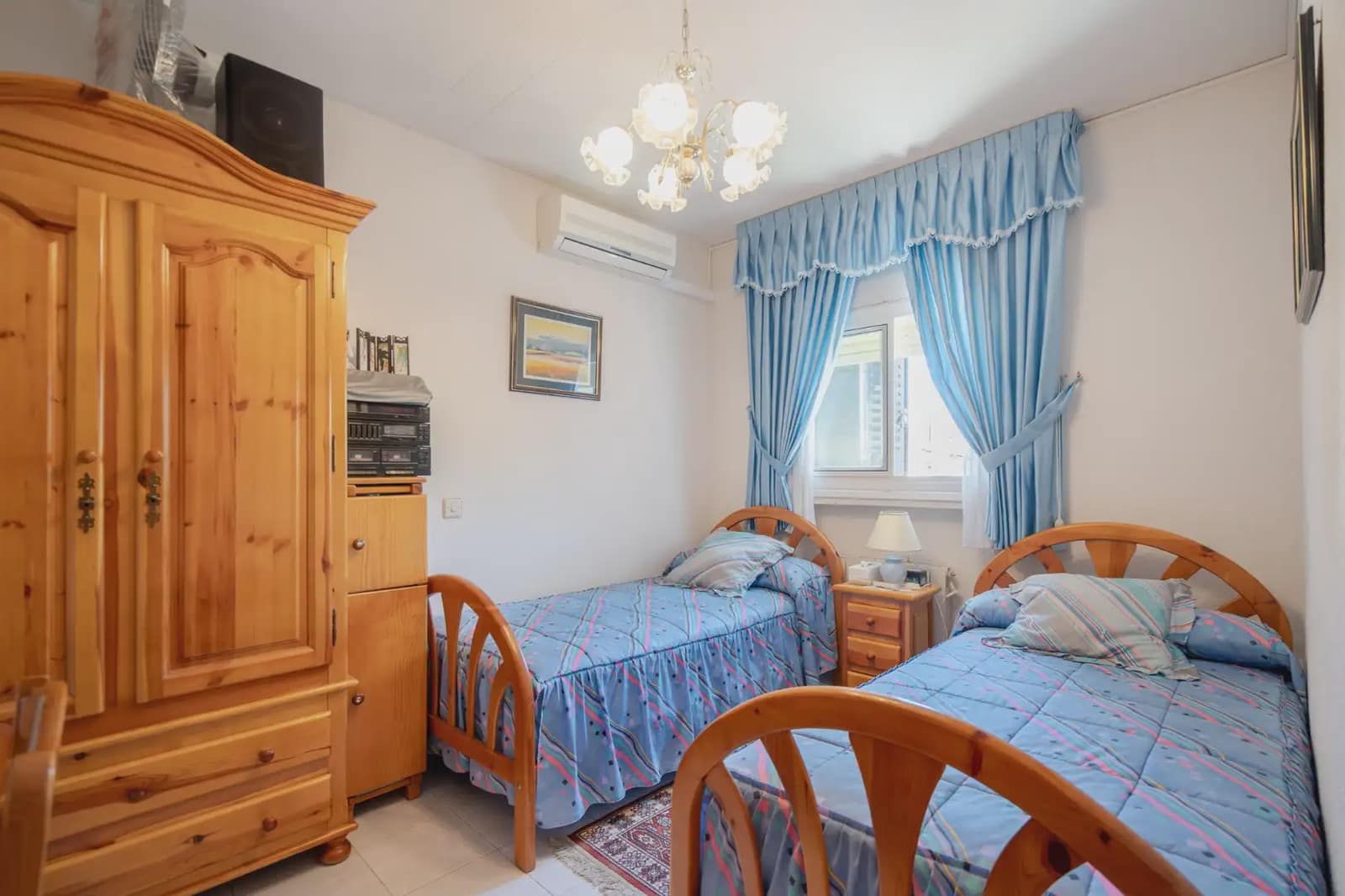 5 bedroom Semi-detached Villa for sale in El Tiemblo with pool - € 249,990 (Ref: 9872283)