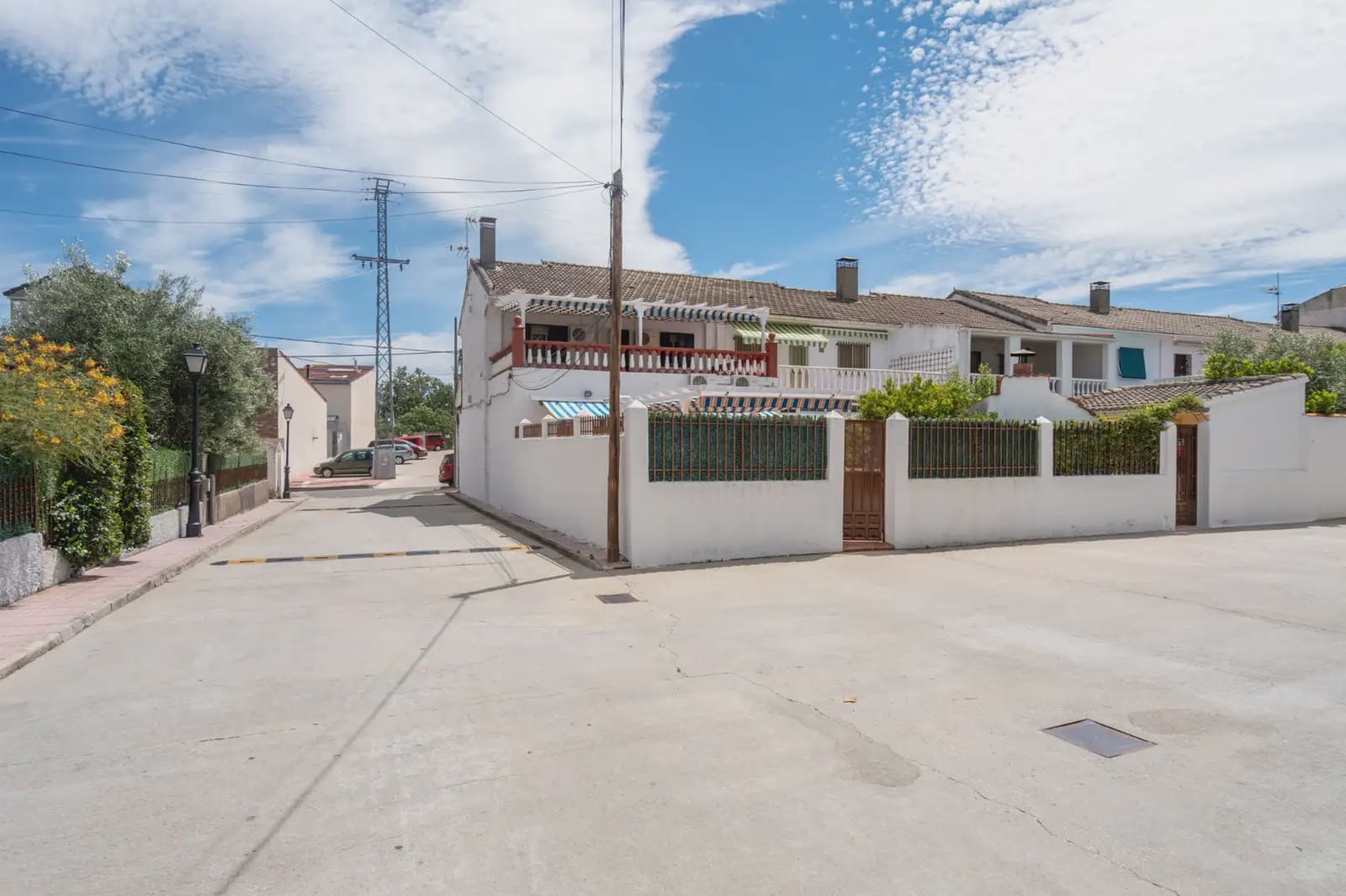 5 bedroom Semi-detached Villa for sale in El Tiemblo with pool - € 249,990 (Ref: 9872283)