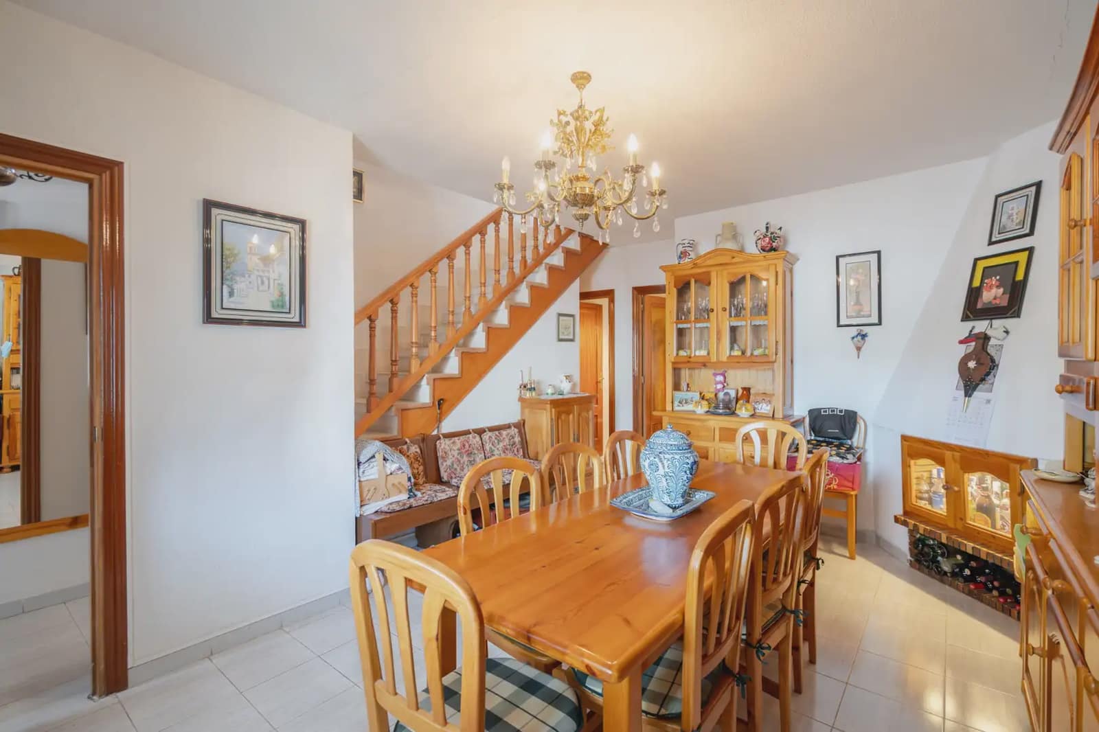 5 bedroom Semi-detached Villa for sale in El Tiemblo with pool - € 249,990 (Ref: 9872283)