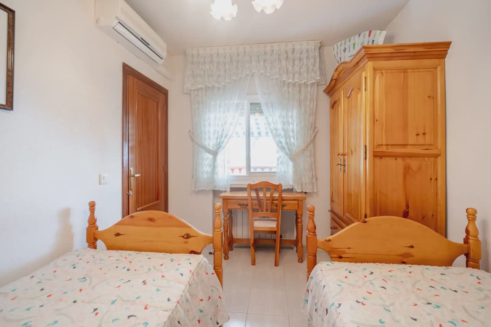 5 bedroom Semi-detached Villa for sale in El Tiemblo with pool - € 249,990 (Ref: 9872283)