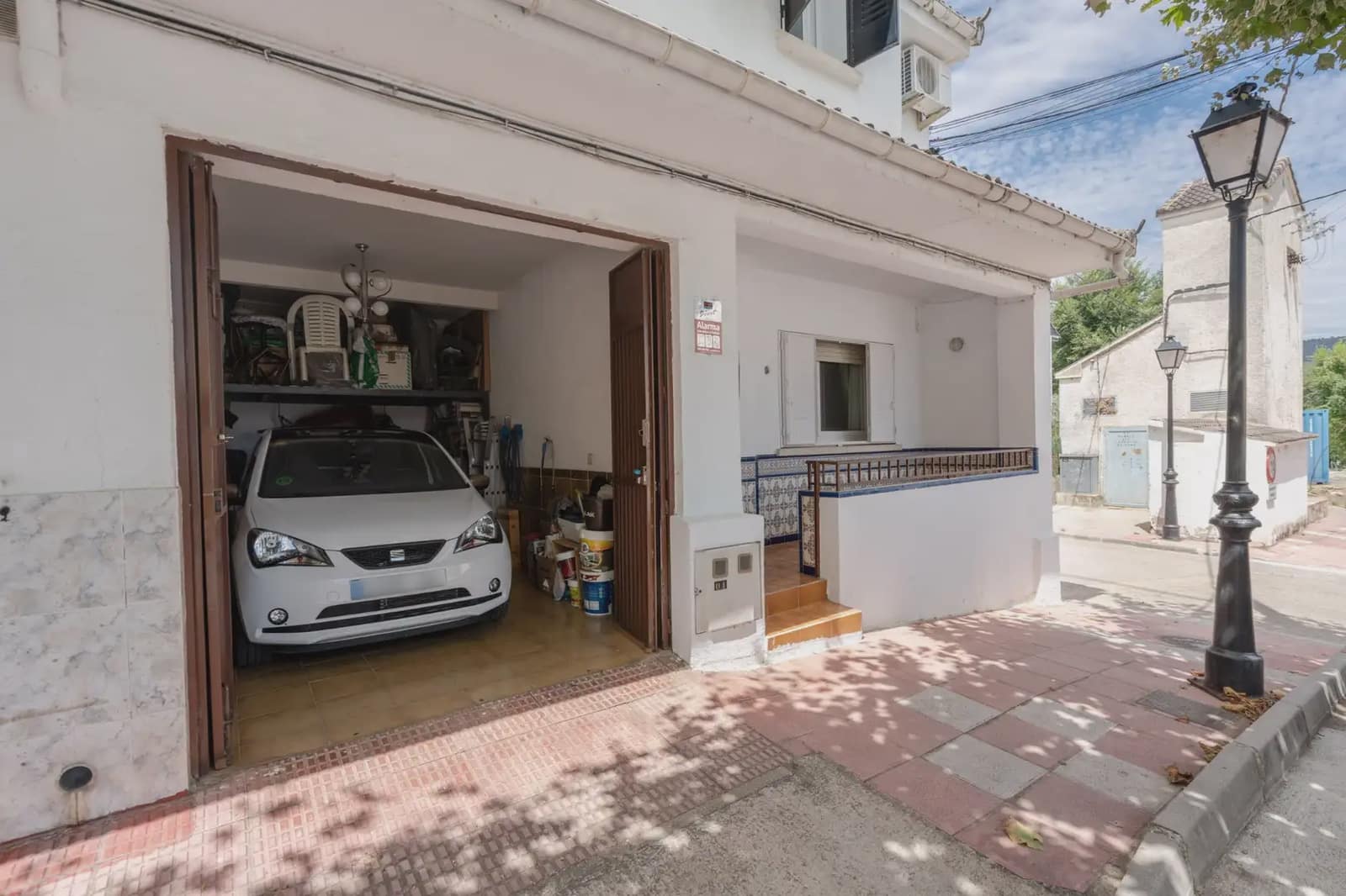 5 bedroom Semi-detached Villa for sale in El Tiemblo with pool - € 249,990 (Ref: 9872283)