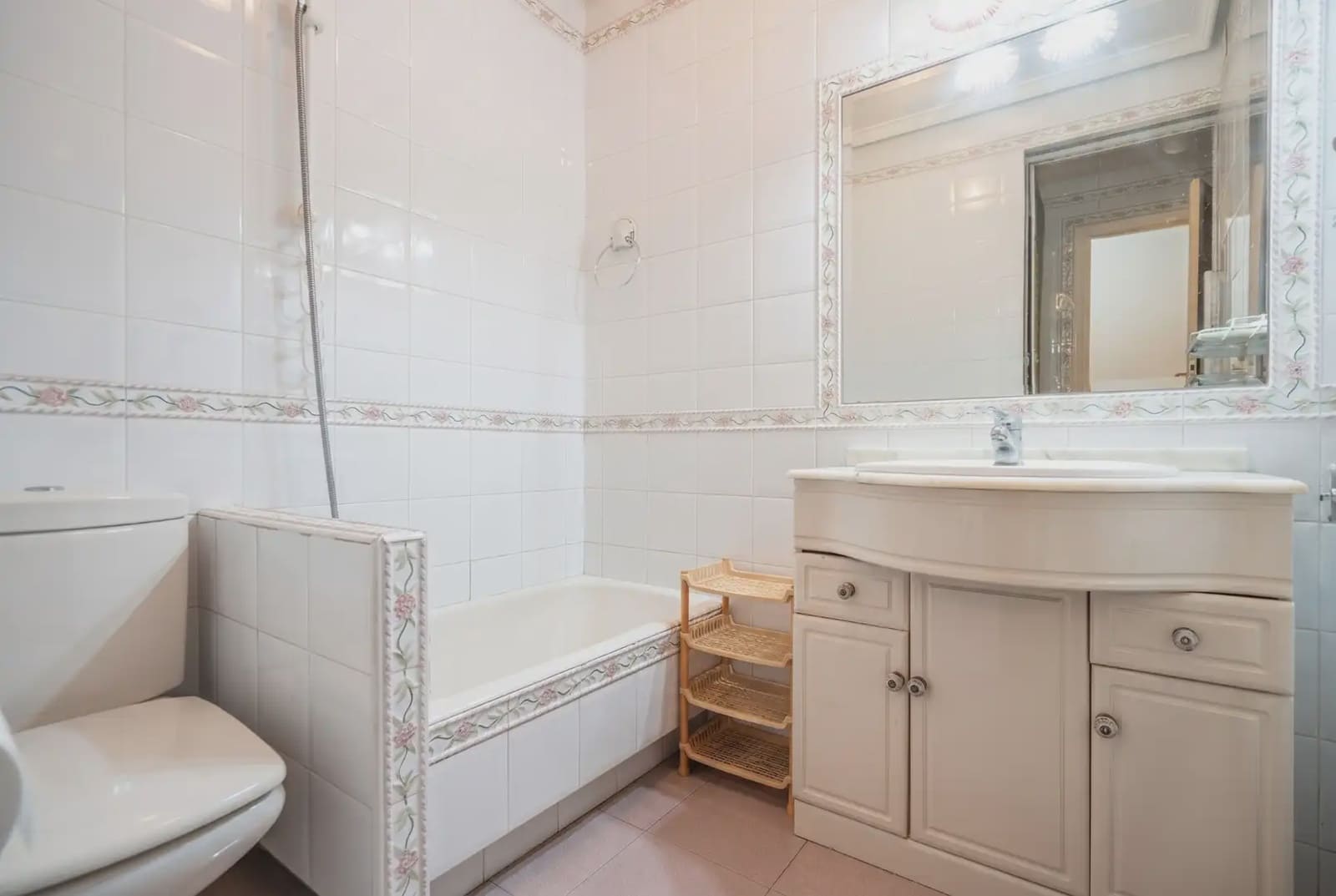 Piso de 5 habitaciones en Madrid ciudad en venta - 790.000 € (Ref: 9893148)