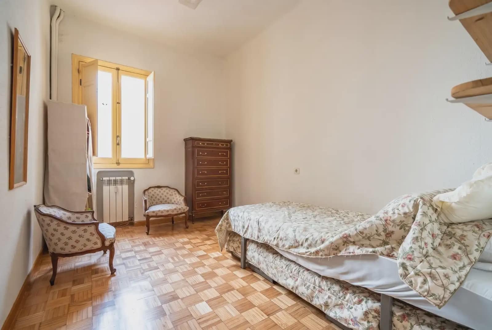 Piso de 5 habitaciones en Madrid ciudad en venta - 790.000 € (Ref: 9893148)