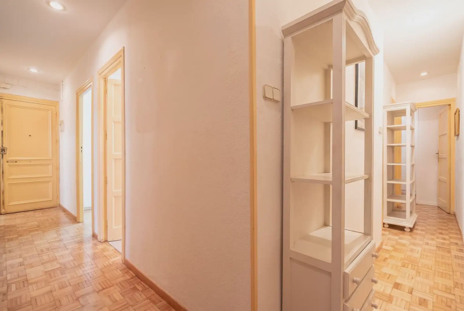 Piso de 5 habitaciones en Madrid ciudad en venta - 790.000 € (Ref: 9893148)