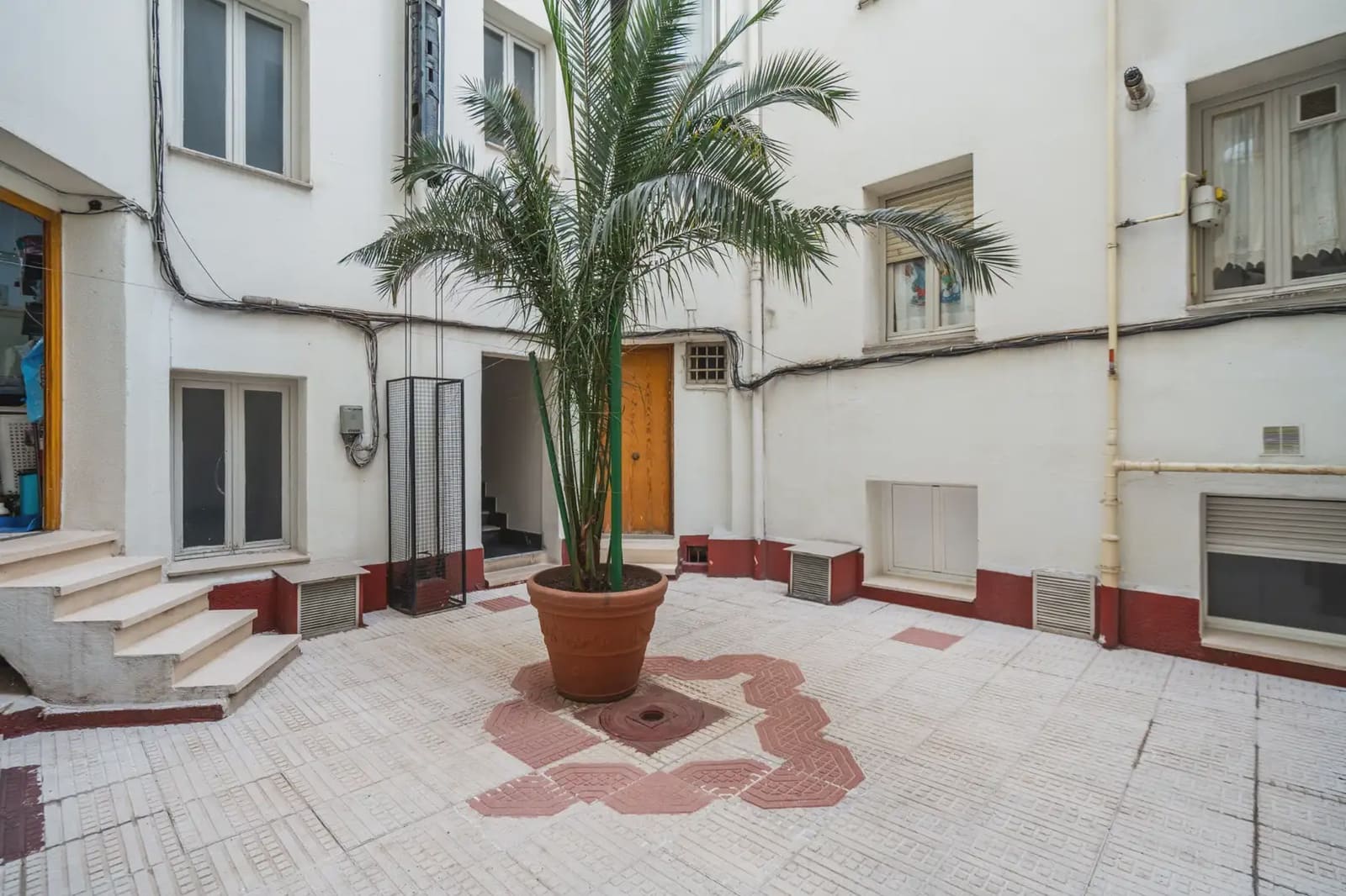 Piso de 5 habitaciones en Madrid ciudad en venta - 790.000 € (Ref: 9893148)