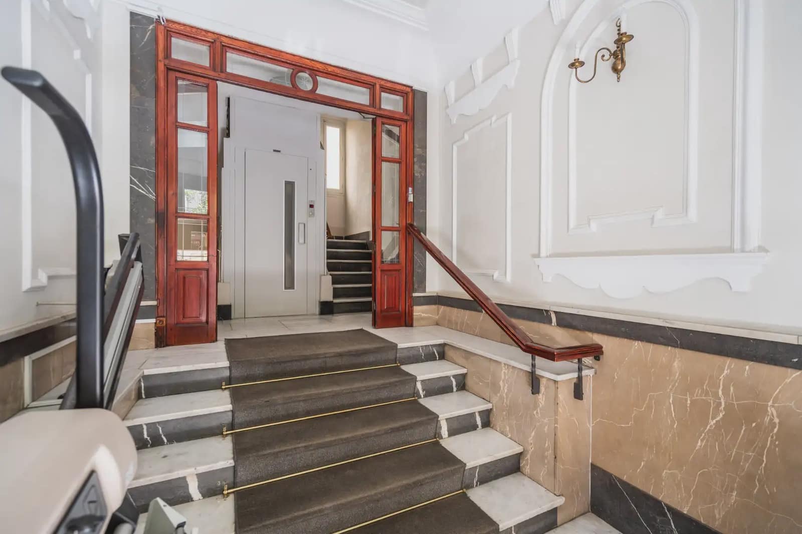 Piso de 5 habitaciones en Madrid ciudad en venta - 790.000 € (Ref: 9893148)