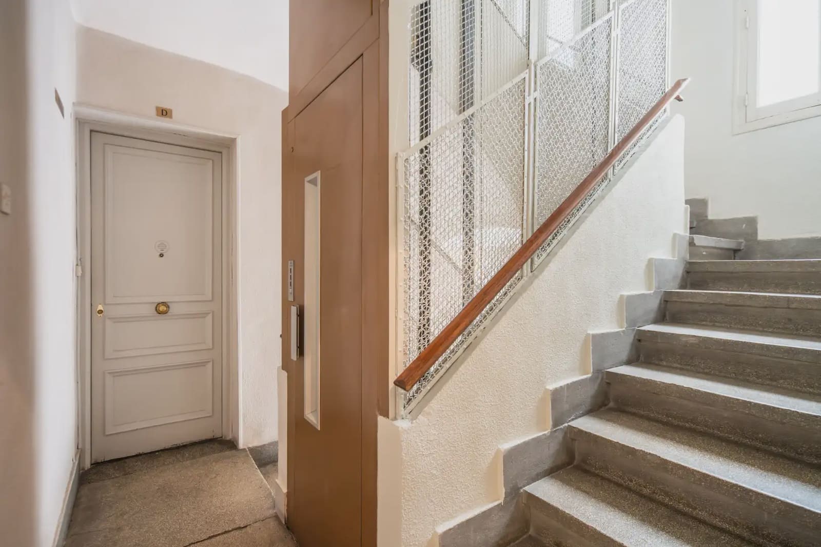 Piso de 5 habitaciones en Madrid ciudad en venta - 790.000 € (Ref: 9893148)