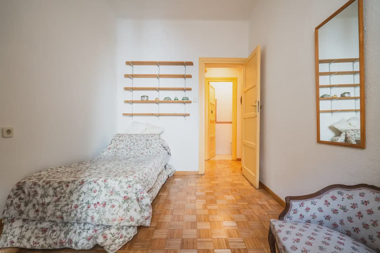 Piso de 5 habitaciones en Madrid ciudad en venta - 790.000 € (Ref: 9893148)