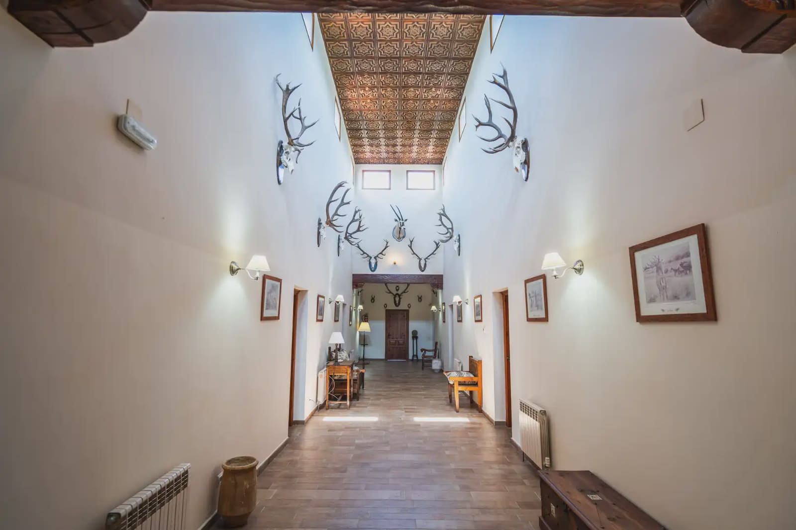 15 bedroom Finca/Country House for sale in Cenicientos - € 750,000 (Ref: 9897287)