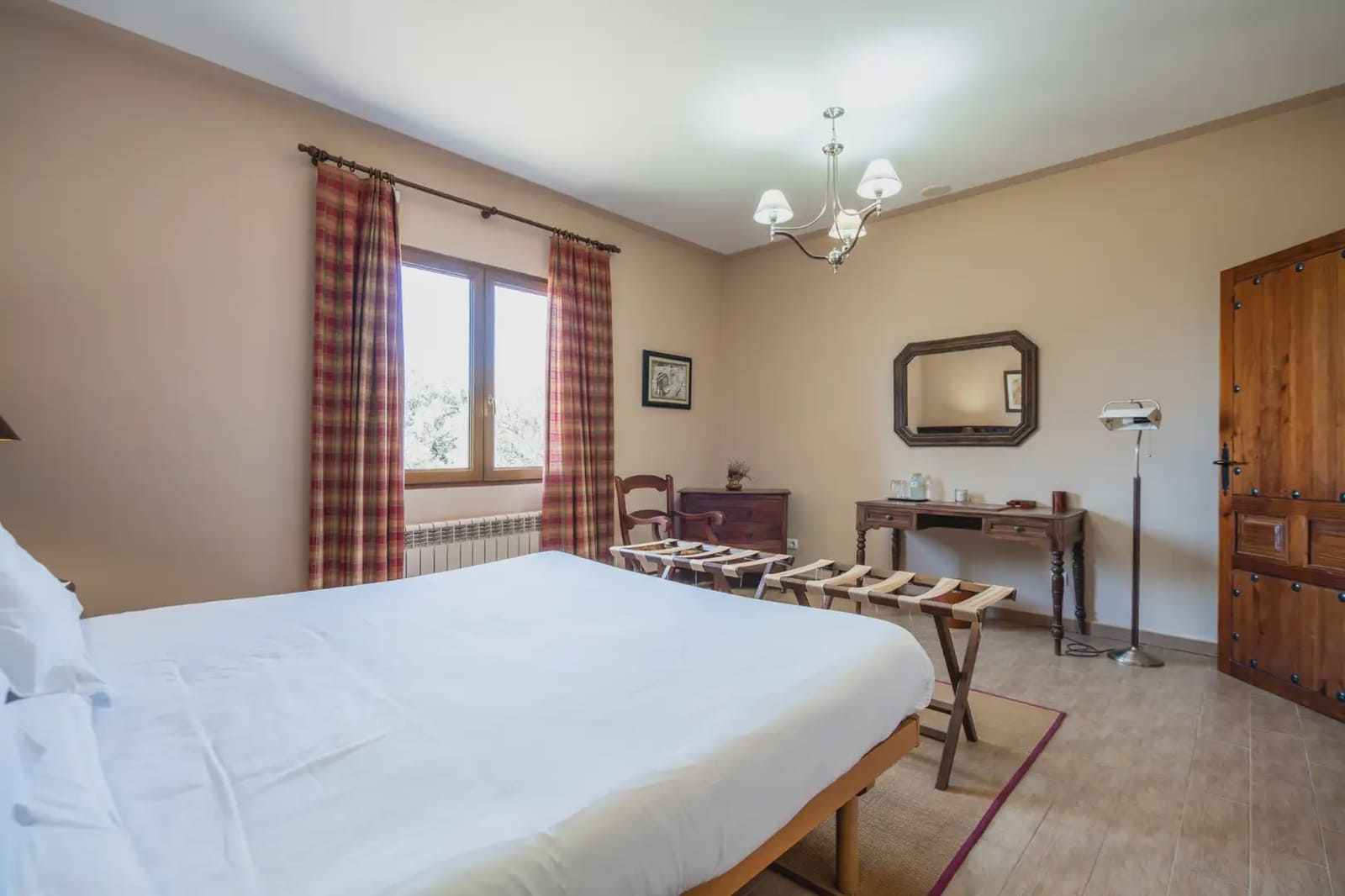 15 bedroom Finca/Country House for sale in Cenicientos - € 750,000 (Ref: 9897287)