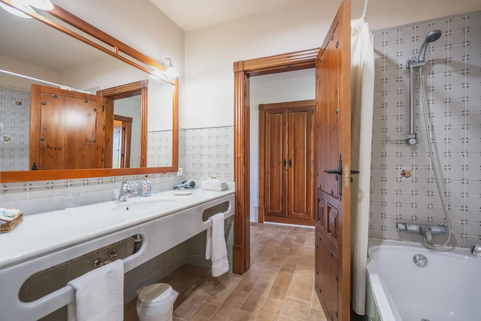 15 bedroom Finca/Country House for sale in Cenicientos - € 750,000 (Ref: 9897287)