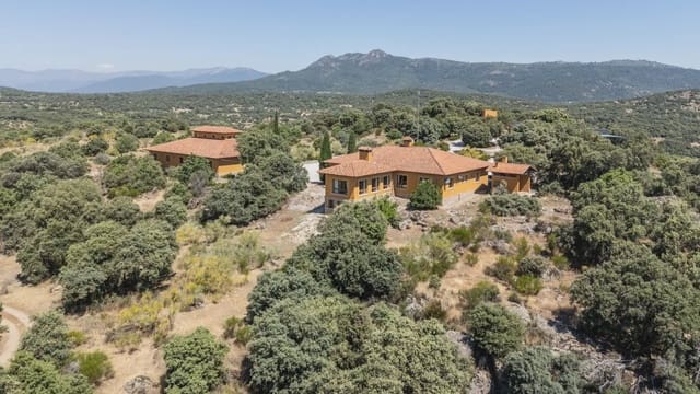 15 bedroom Finca/Country House for sale in Cenicientos - € 750,000 (Ref: 9897287)