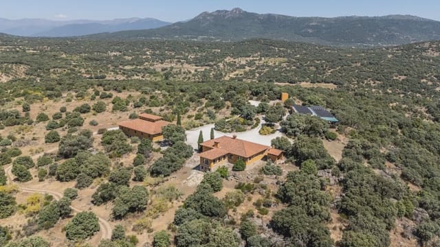 15 bedroom Finca/Country House for sale in Cenicientos - € 750,000 (Ref: 9897287)