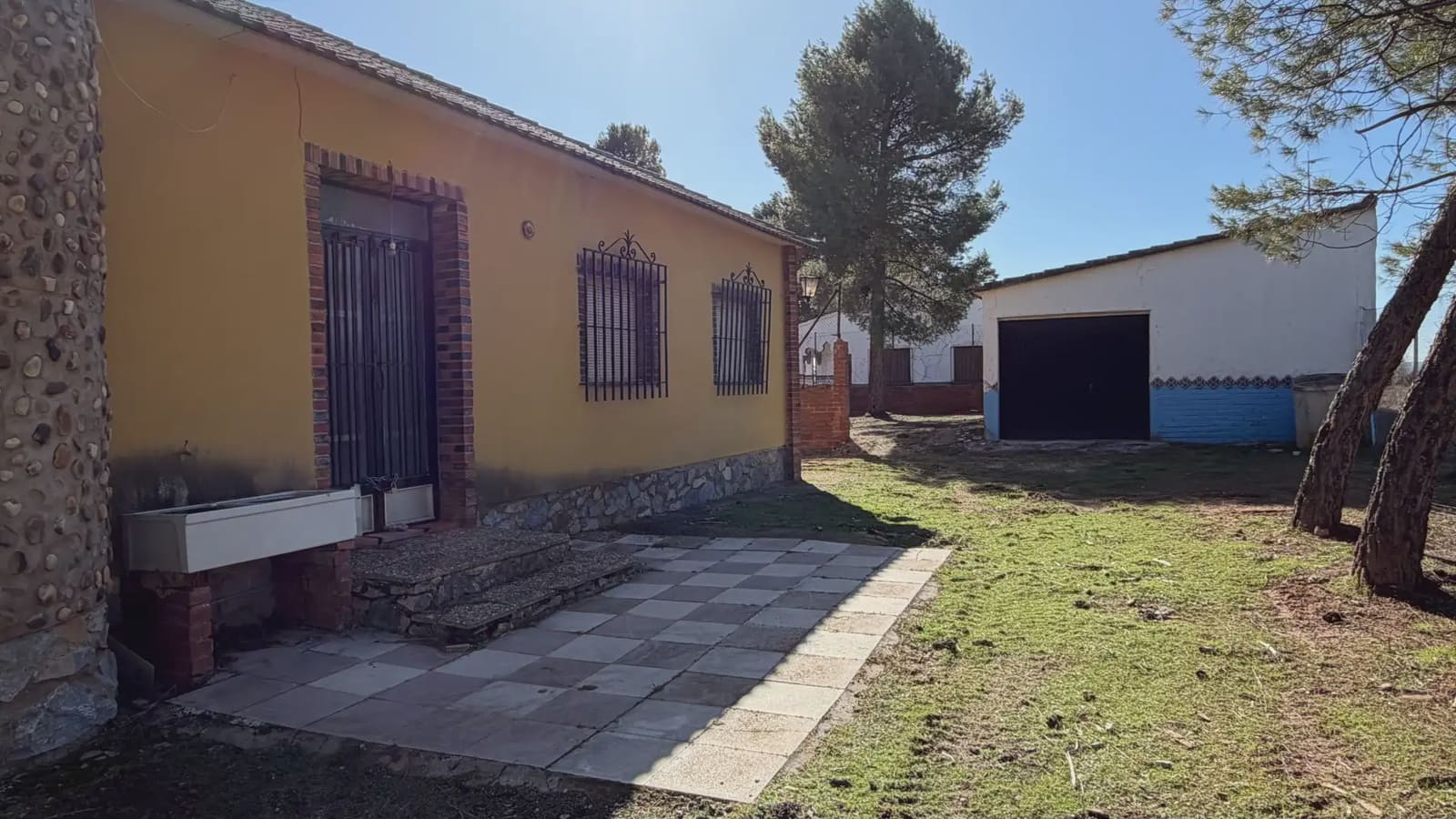5 sovrum Finca/Hus på landet till salu i Villafranca de los Caballeros med garage - 210 000 € (Ref: 9908958)