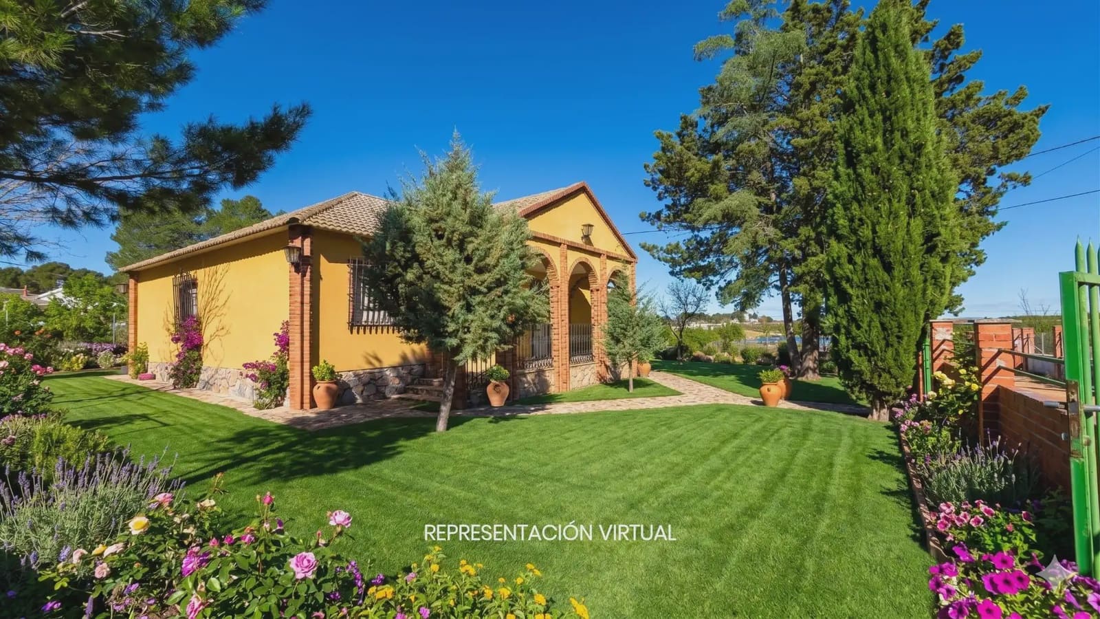 5 sovrum Finca/Hus på landet till salu i Villafranca de los Caballeros med garage - 210 000 € (Ref: 9908958)
