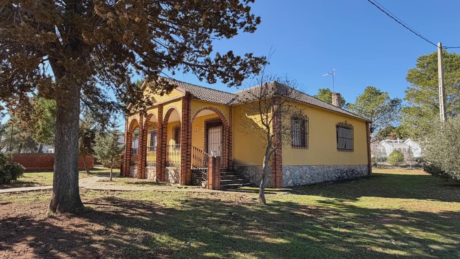 5 sovrum Finca/Hus på landet till salu i Villafranca de los Caballeros med garage - 210 000 € (Ref: 9908958)