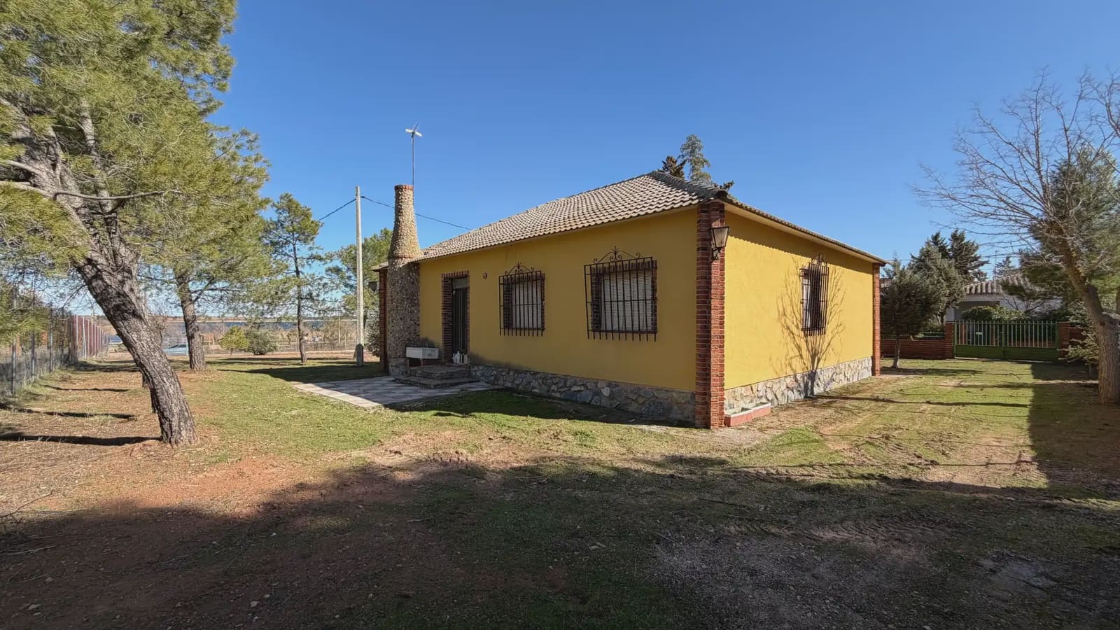 5 sovrum Finca/Hus på landet till salu i Villafranca de los Caballeros med garage - 210 000 € (Ref: 9908958)