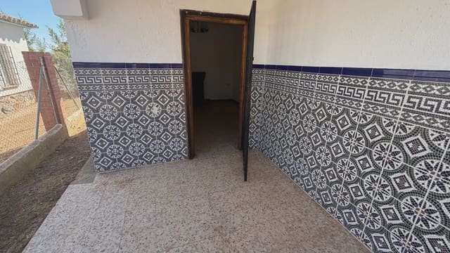 3 bedroom Villa for sale in Villafranca de los Caballeros - € 115,000 (Ref: 9908959)